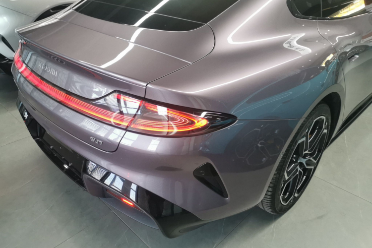 MI SU7 2025 immagine di auto #8