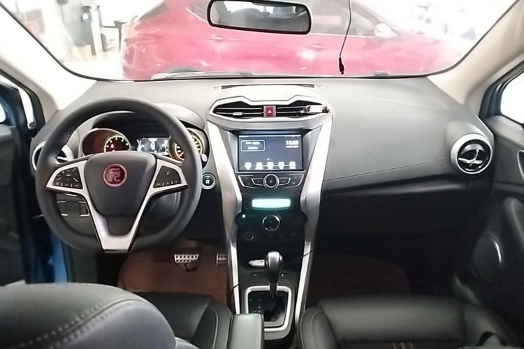 BYD Yuan 2018 #10 BYD Yuan 2018 car image #10