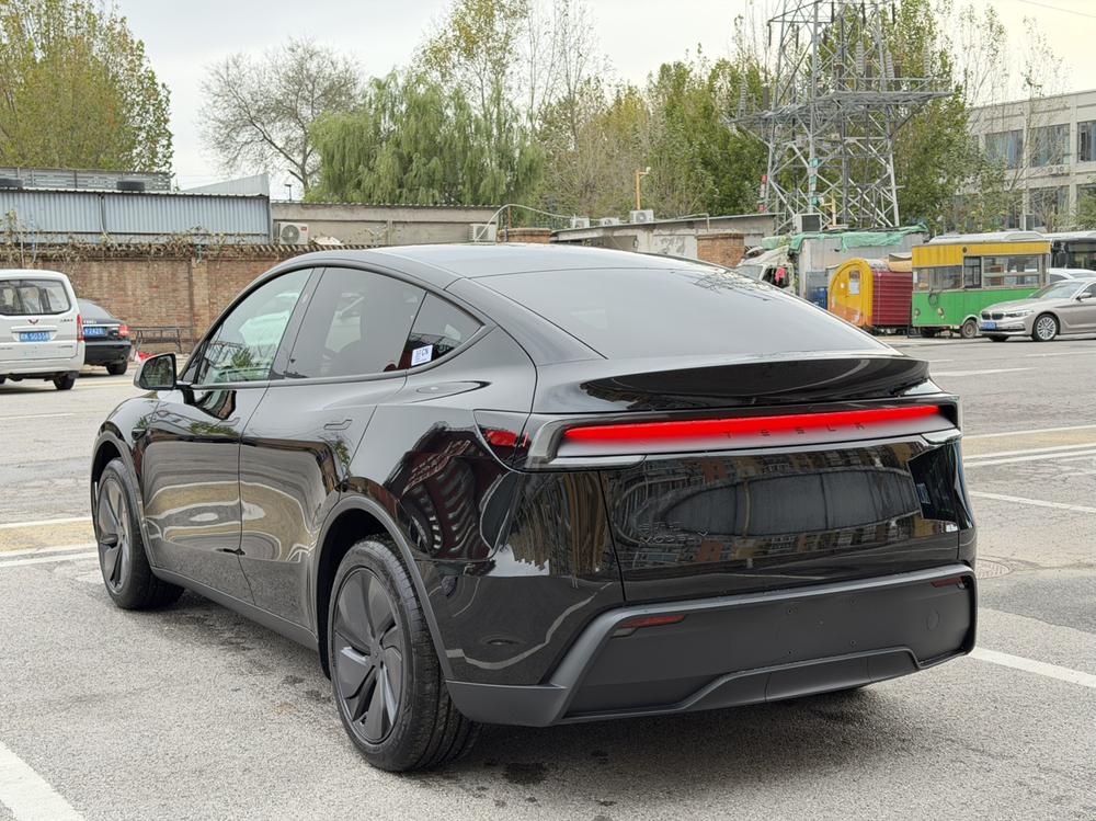 Tesla Model Y 2026 #4 Tesla Model Y 2026 imagen de coche #4