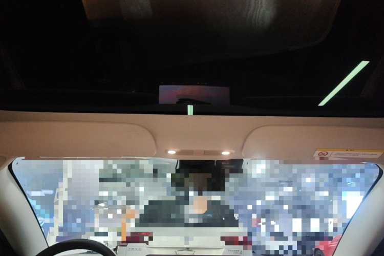 Tesla Model 3 2023 car image #18