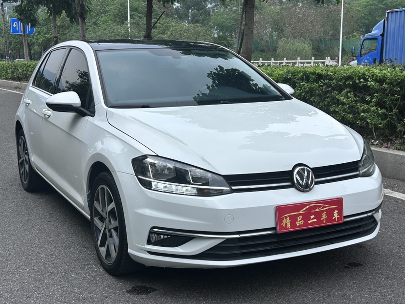 Volkswagen Golf 2020 car image #3