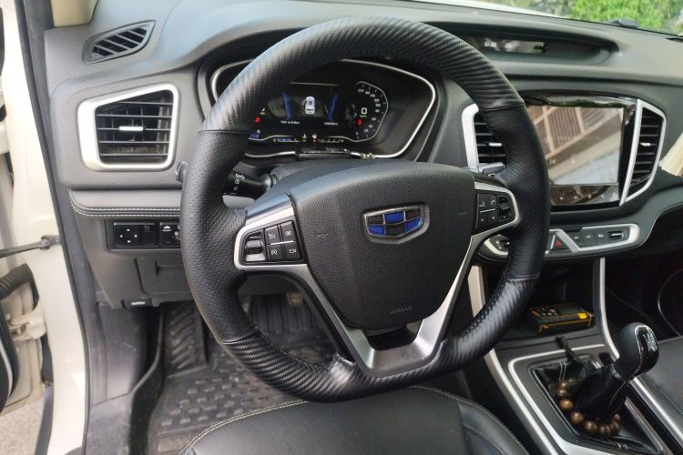 GEELY Vision X6 2018 immagine di auto #15