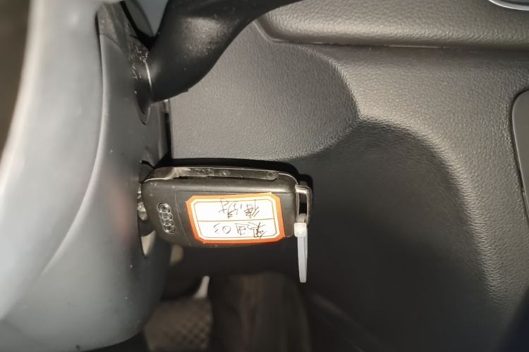Audi Q3 2018 immagine di auto #9