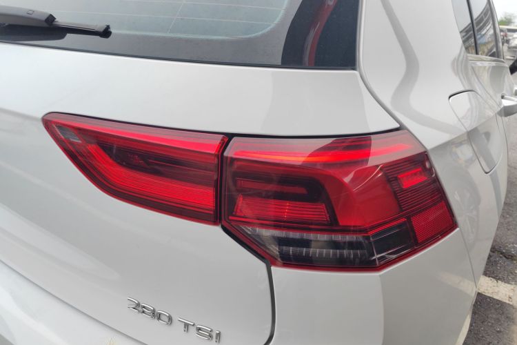 Volkswagen Golf 2022 imagen de coche #8