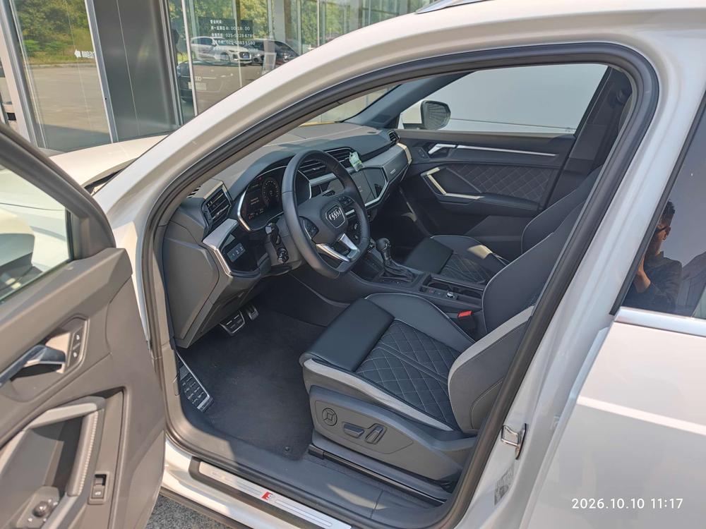 Audi Q3 2025 image de voiture #10