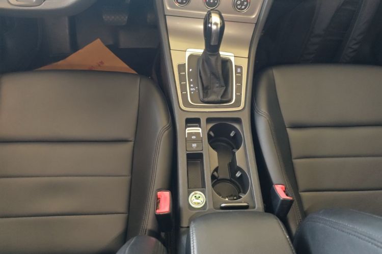Volkswagen Golf 2016 car image #14