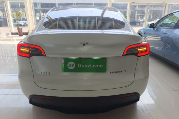 Tesla Model Y 2023 #6 Tesla Model Y 2023 car image #6