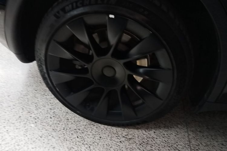 Tesla Model Y 2023 #5 Tesla Model Y 2023 immagine di auto #5