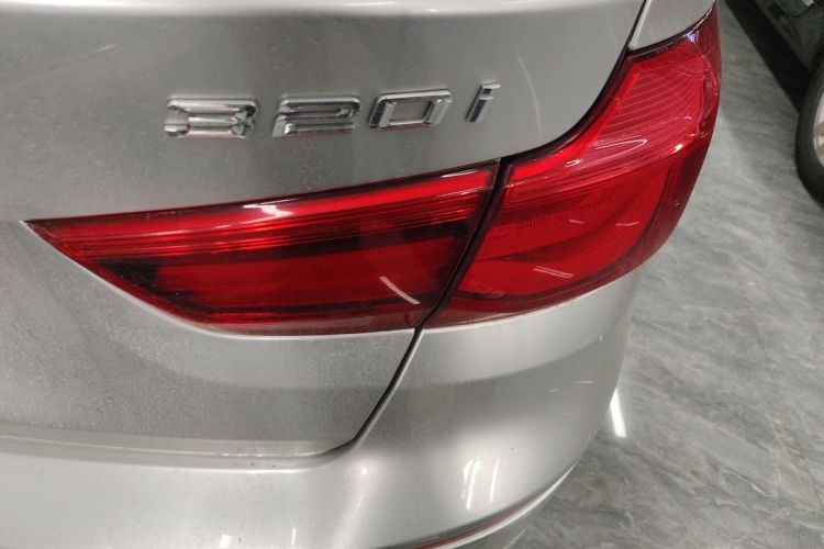 BMW 3 Series GT 2019 imagem de carro #8