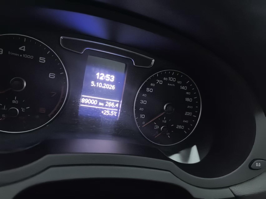 Audi Q3 2019 car image #4