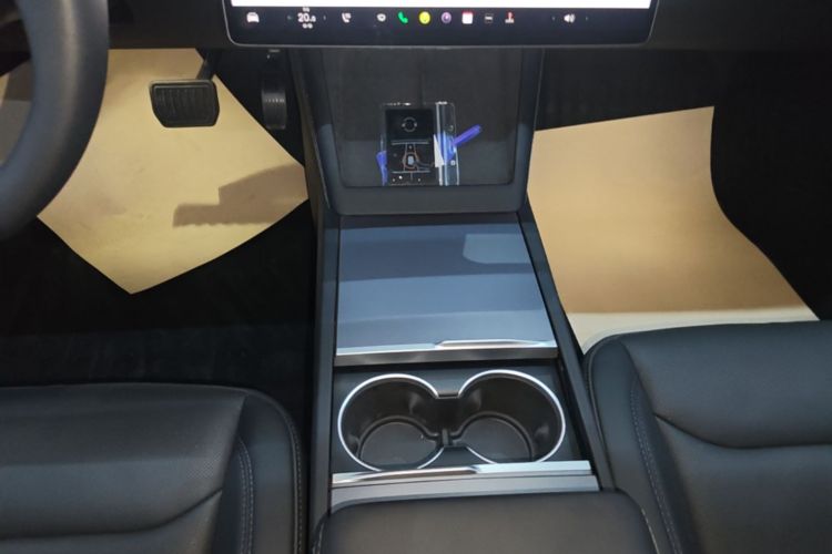 Tesla Model 3 2025 car image #14