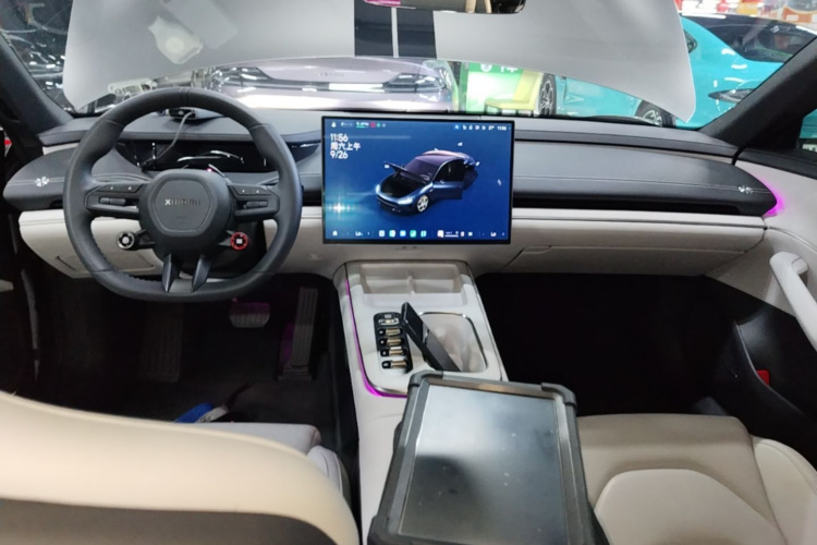 MI SU7 2025 car image #10