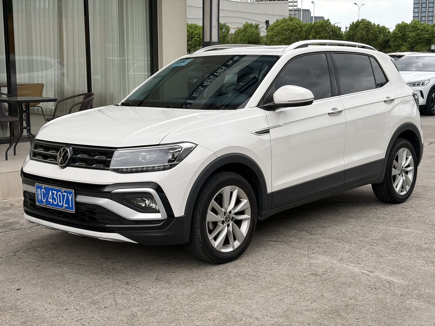 Volkswagen T-Cross 2021 immagine di auto #2