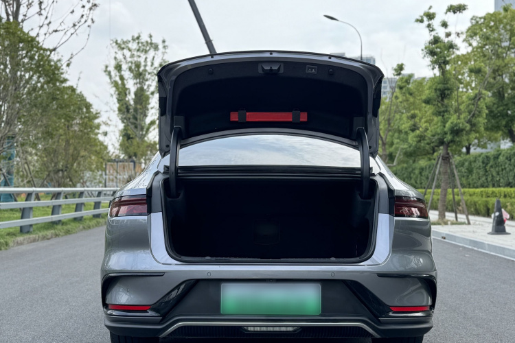 BYD Han 2024 immagine di auto #28