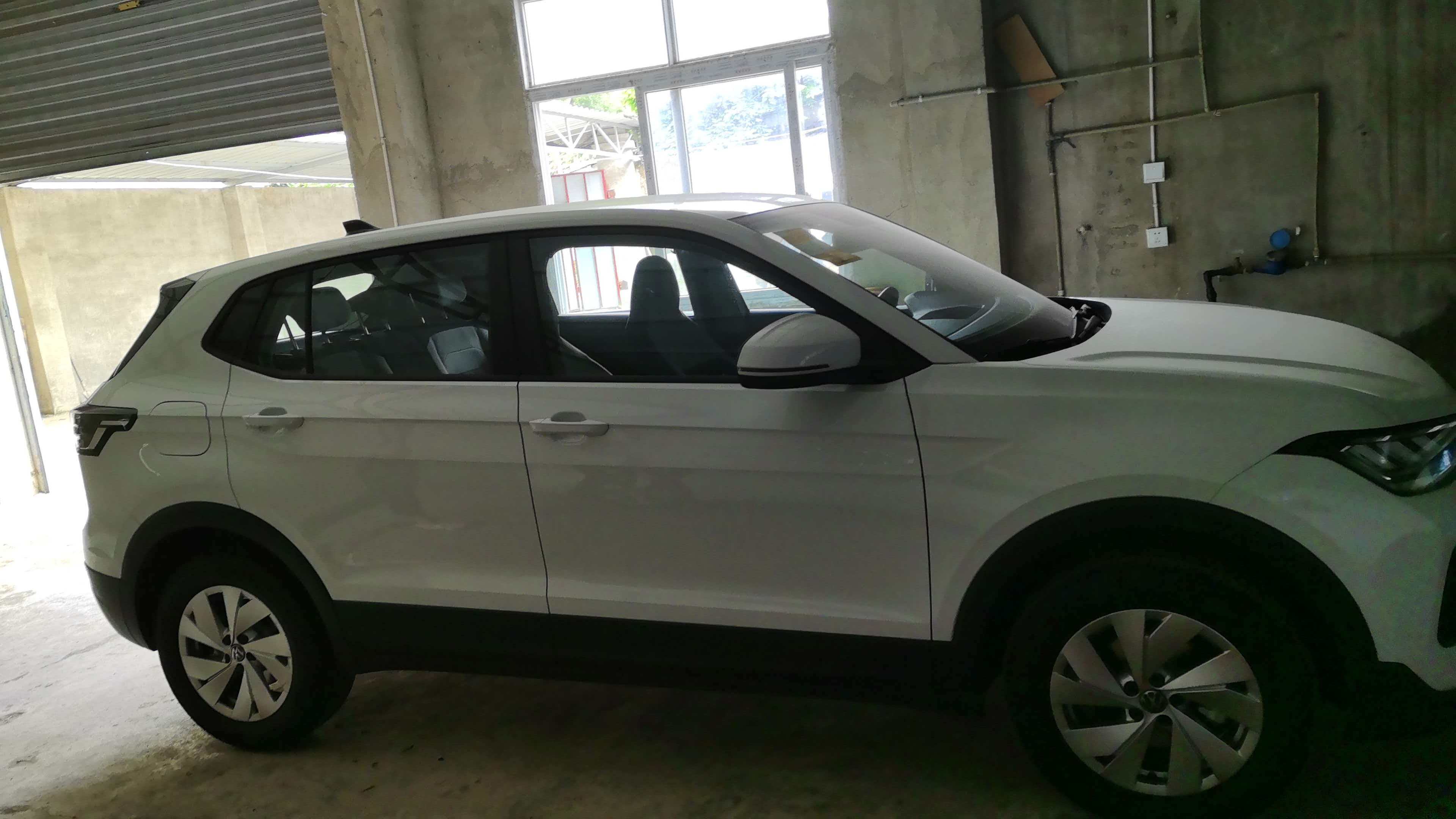 Volkswagen Tharu 2026 car image #5