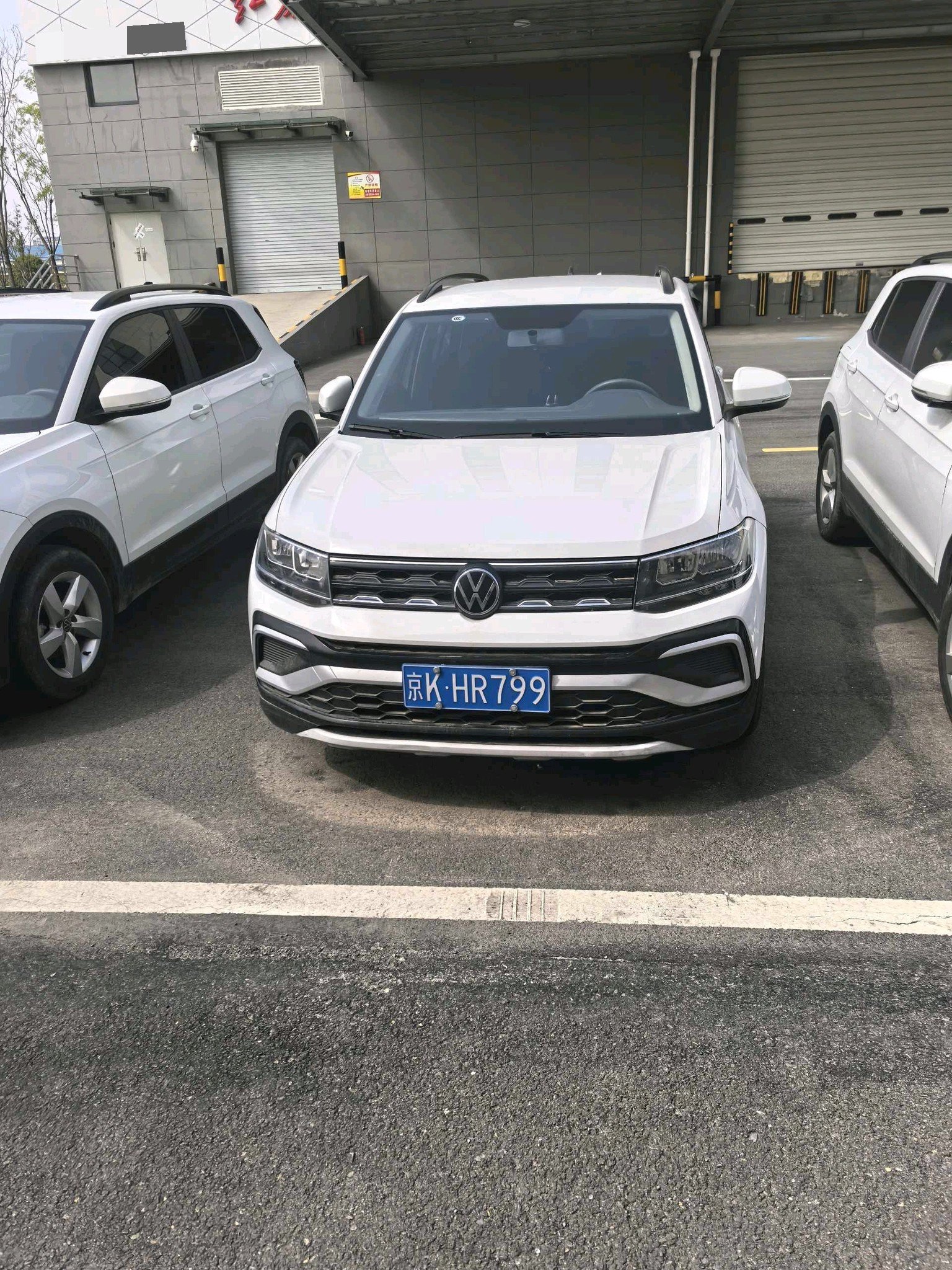 Volkswagen T-Cross 2023 car image #2