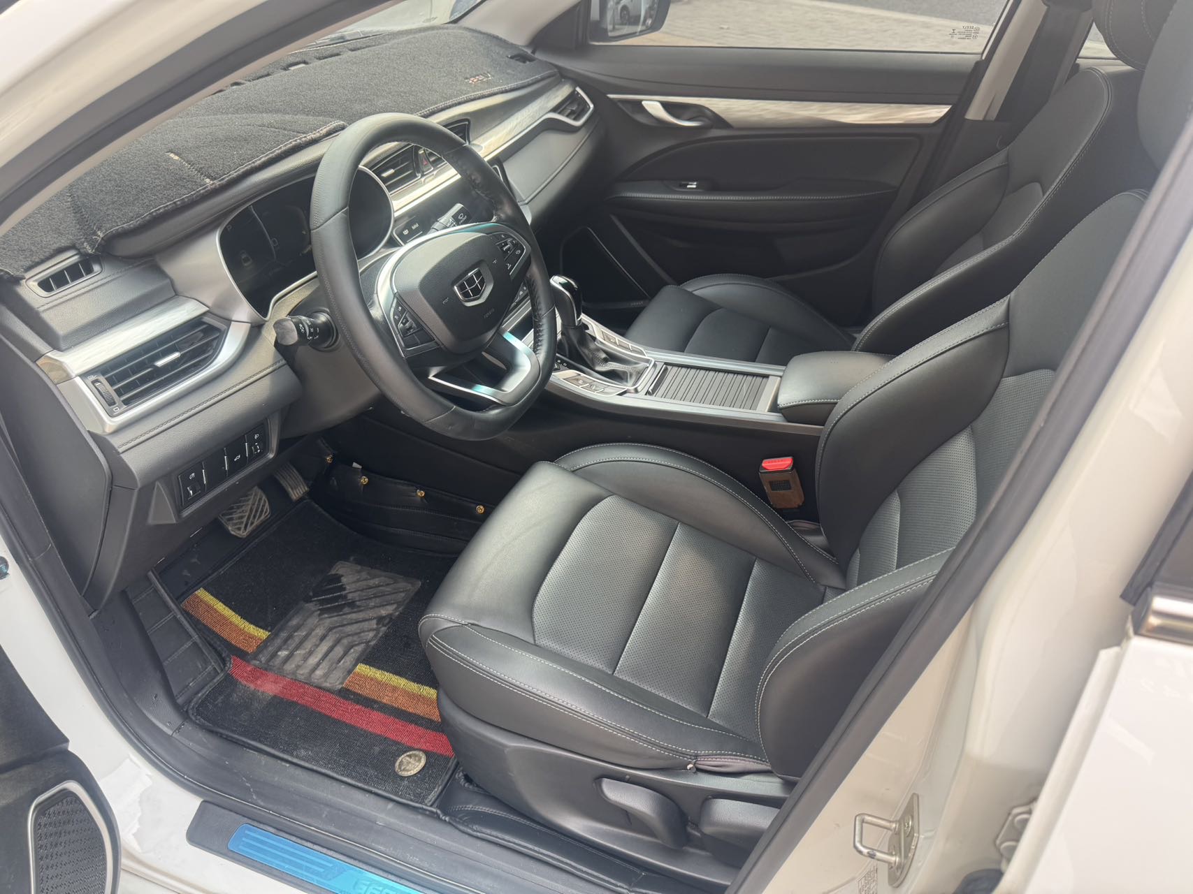 GEELY Emgrand 2019 изображение автомобиля #8