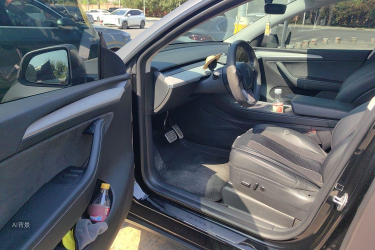 Tesla Model Y 2023 #18 Tesla Model Y 2023 car image #18