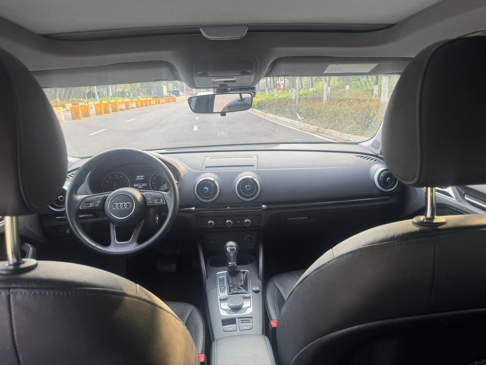 Audi A3 2019 immagine di auto #12