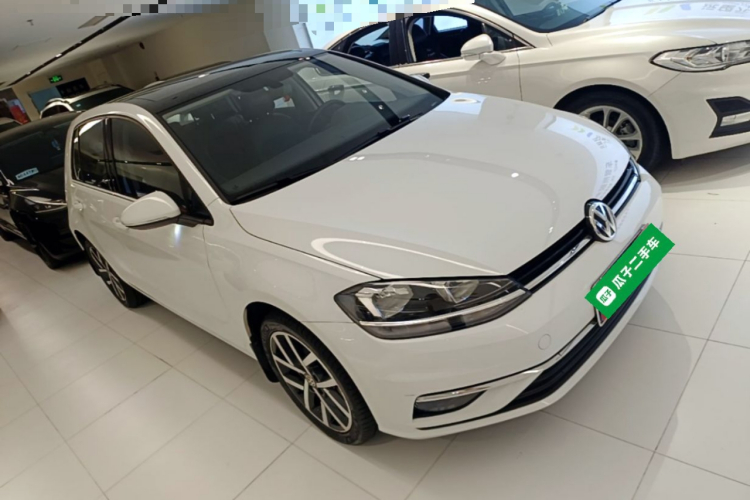 Volkswagen Golf 2018 car image #4