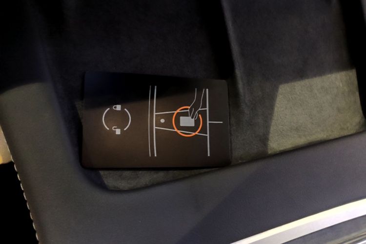Tesla Model 3 2022 car image #9