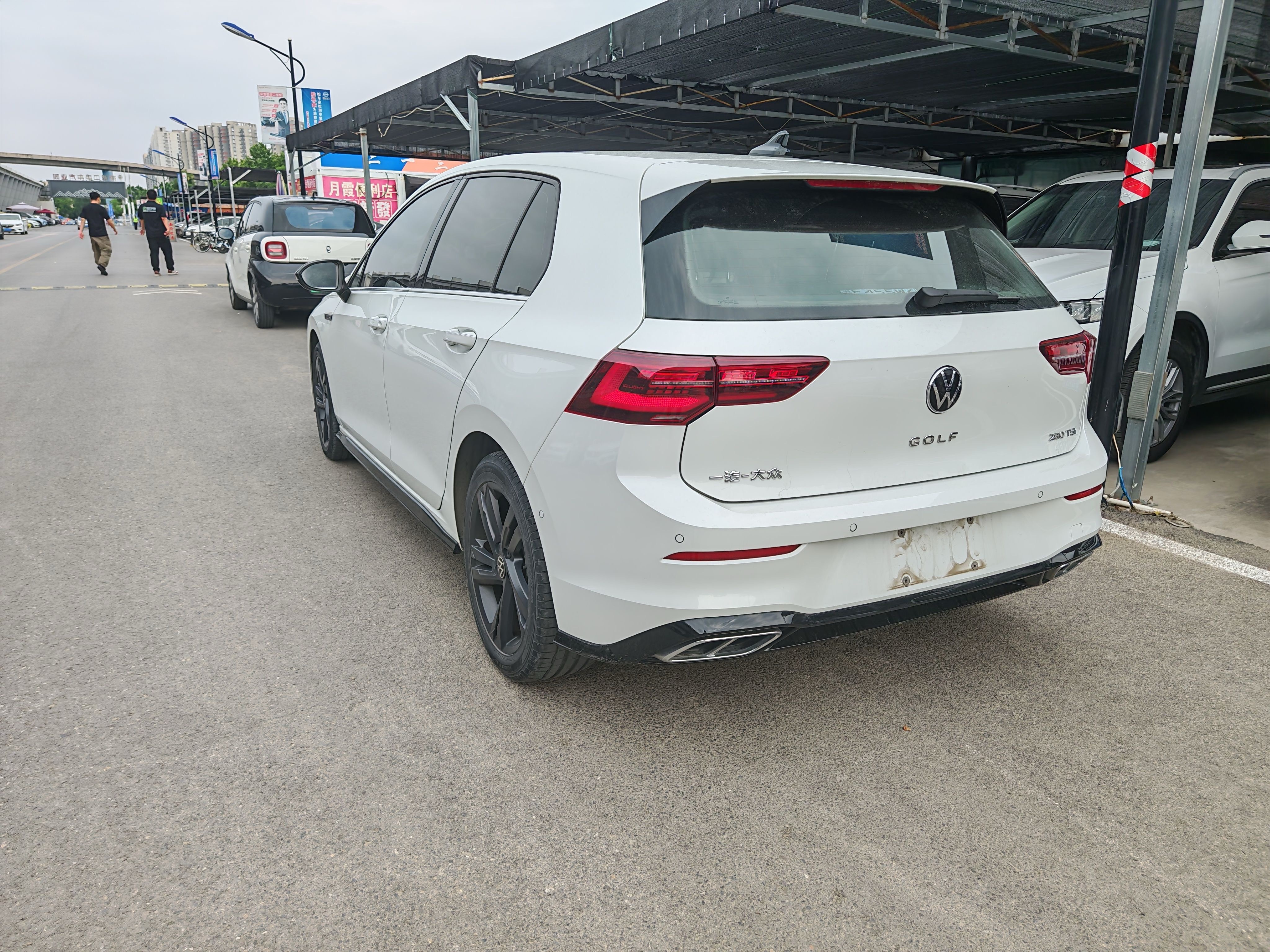 Volkswagen Golf 2022 car image #9