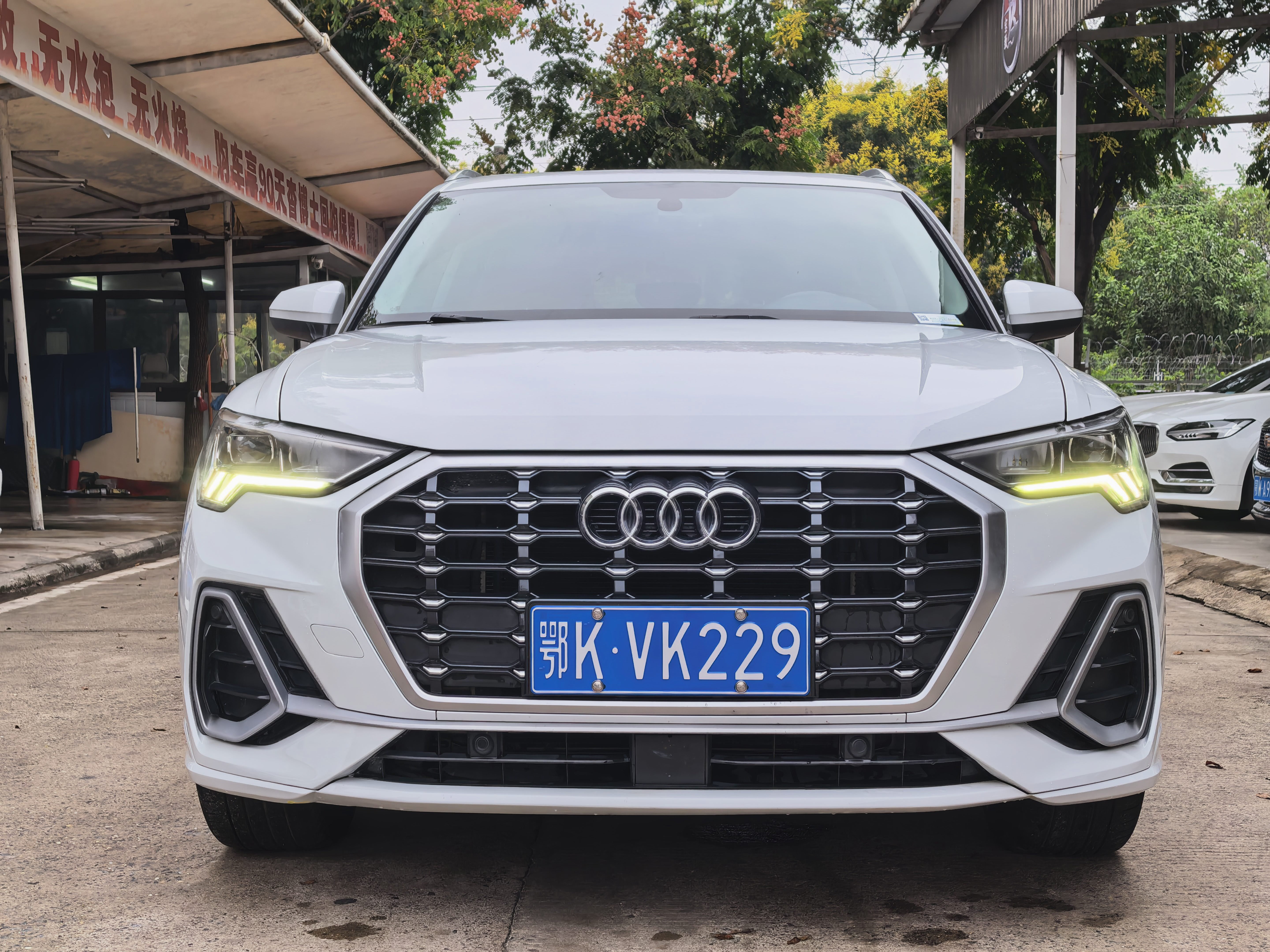 Audi Q3 2019 car image #4