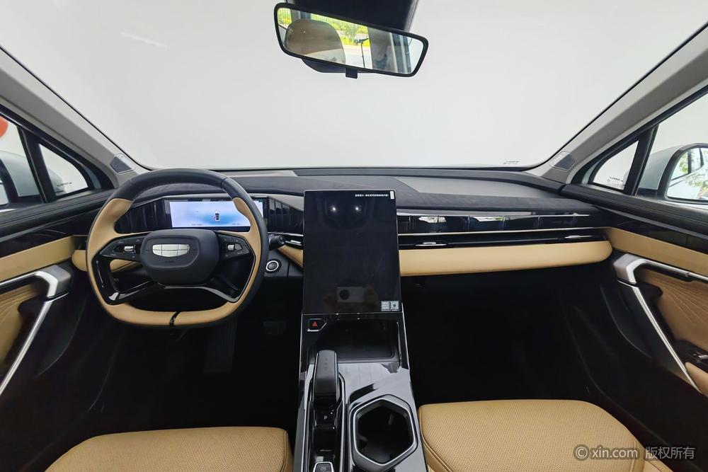 GEELY Boyue L 2023 car image #12