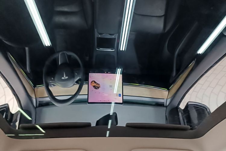 Tesla Model Y 2021 car image #20