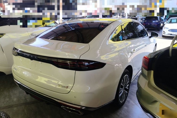 GEELY Emgrand 2026 #7 GEELY Emgrand 2026 car image #7
