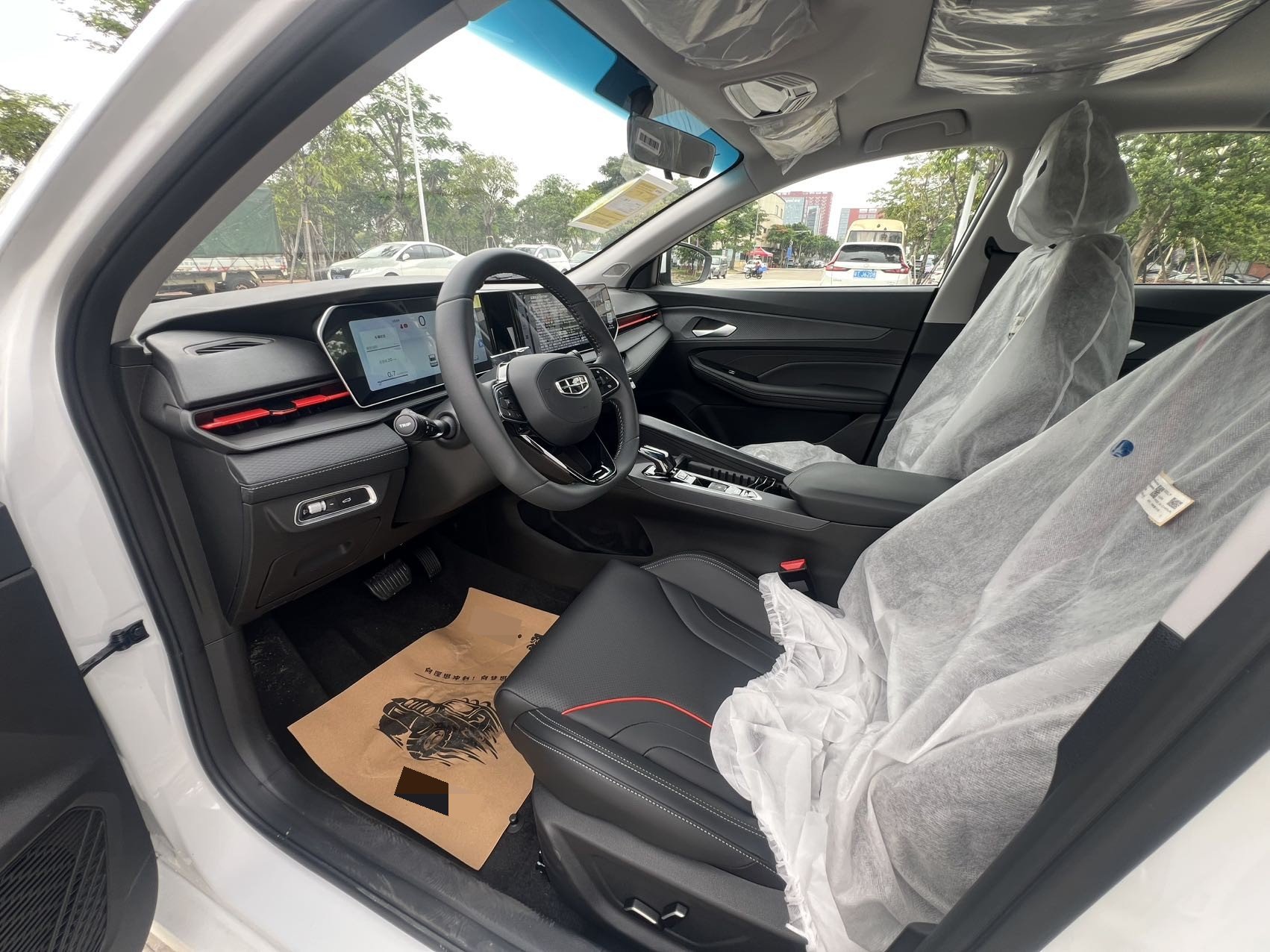 GEELY Binray 2026 car image #4