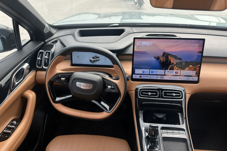 GEELY Boyue L 2025 car image #9