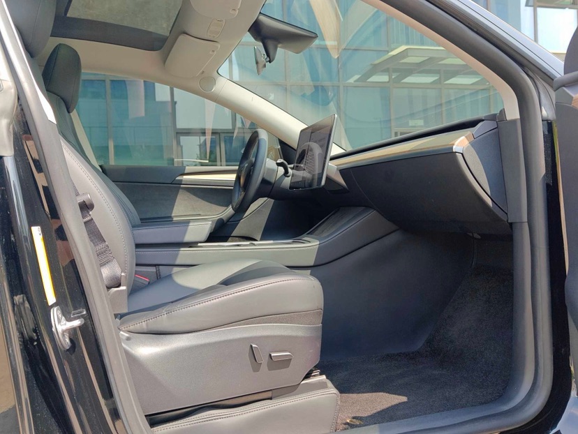 Tesla Model Y 2023 #4 Tesla Model Y 2023 car image #4