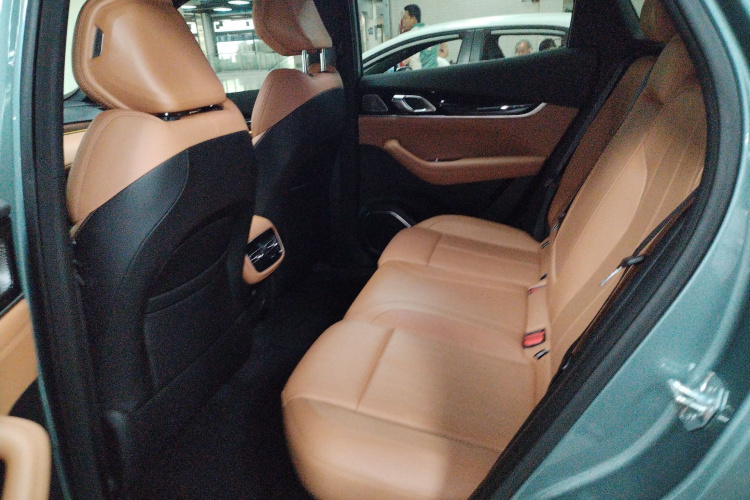 GEELY Boyue L 2025 imagem de carro #17