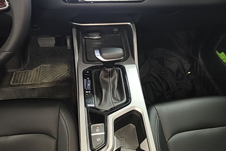 GEELY Emgrand 2025 car image #18