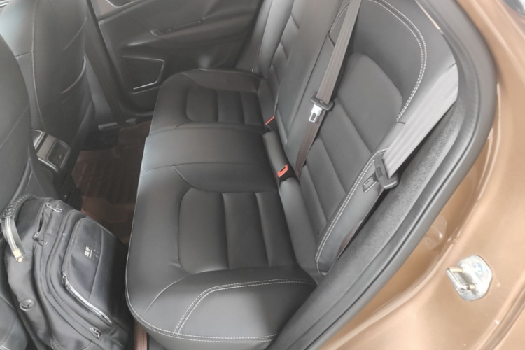 GEELY Emgrand GS 2016 car image #17