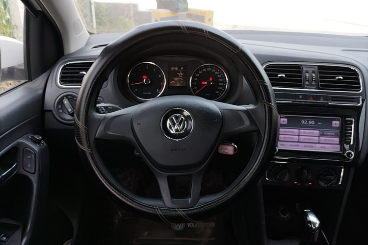 Volkswagen Polo 2016 #11 Volkswagen Polo 2016 car image #11