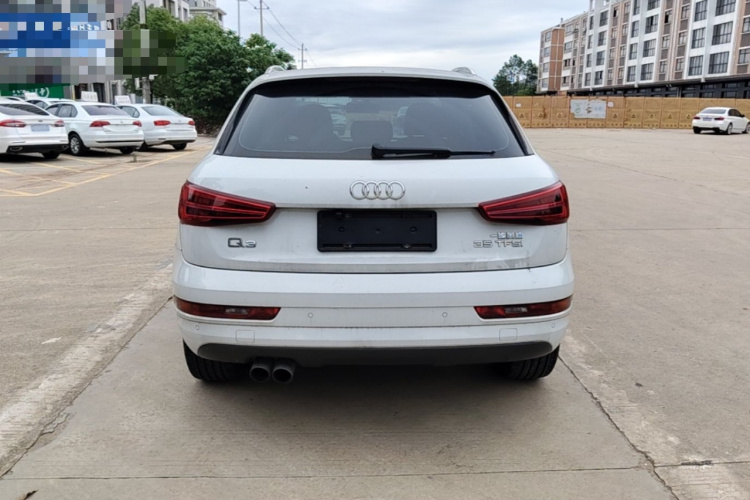 Audi Q3 2017 car image #6