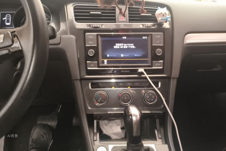 Volkswagen Golf 2018 car image #15