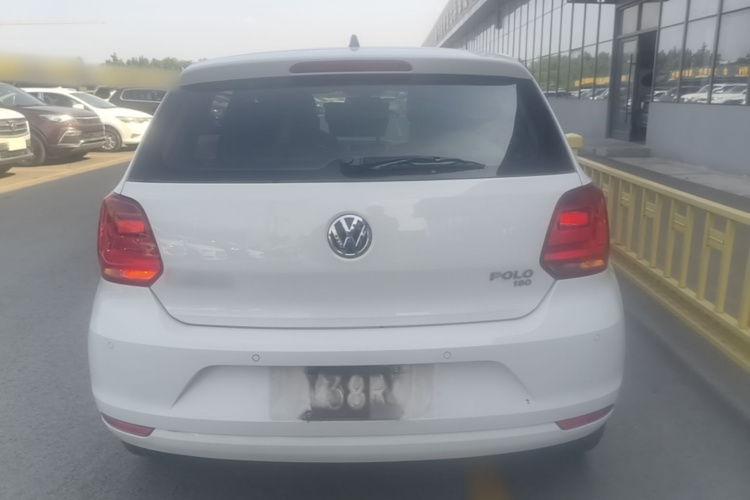 Volkswagen Polo 2016 car image #6
