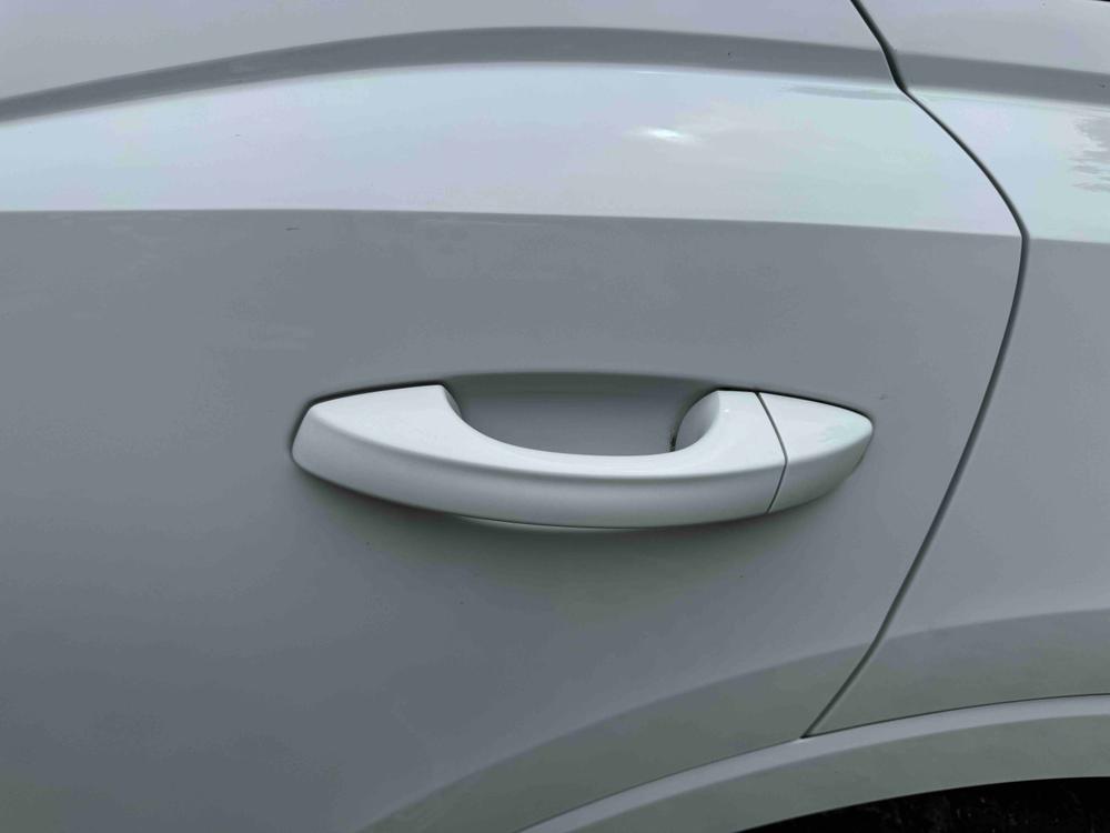 Audi Q3 2023 car image #27