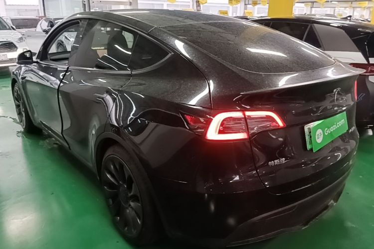 Tesla Model Y 2023 car image #5