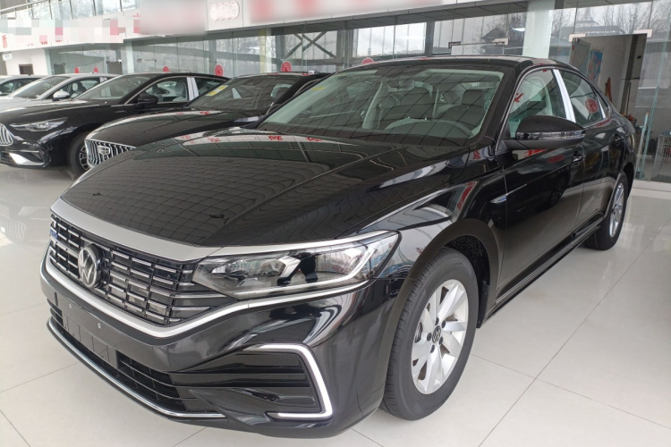 Volkswagen Passat New Energy 2025 immagine di auto #2