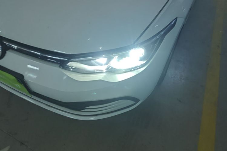 Volkswagen Golf 2023 car image #23