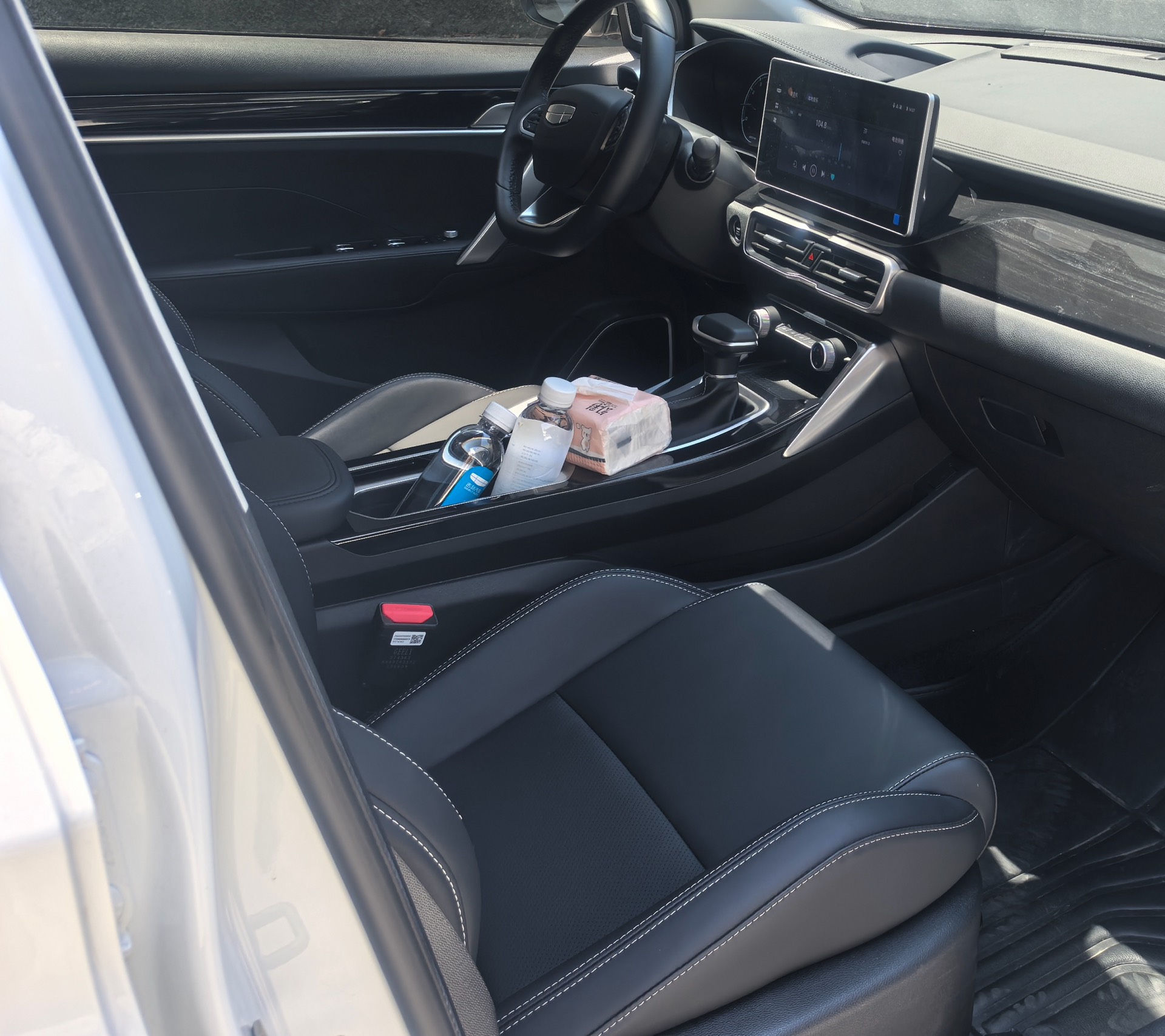 GEELY Coolray 2025 #3 GEELY Coolray 2025 imagen de coche #3