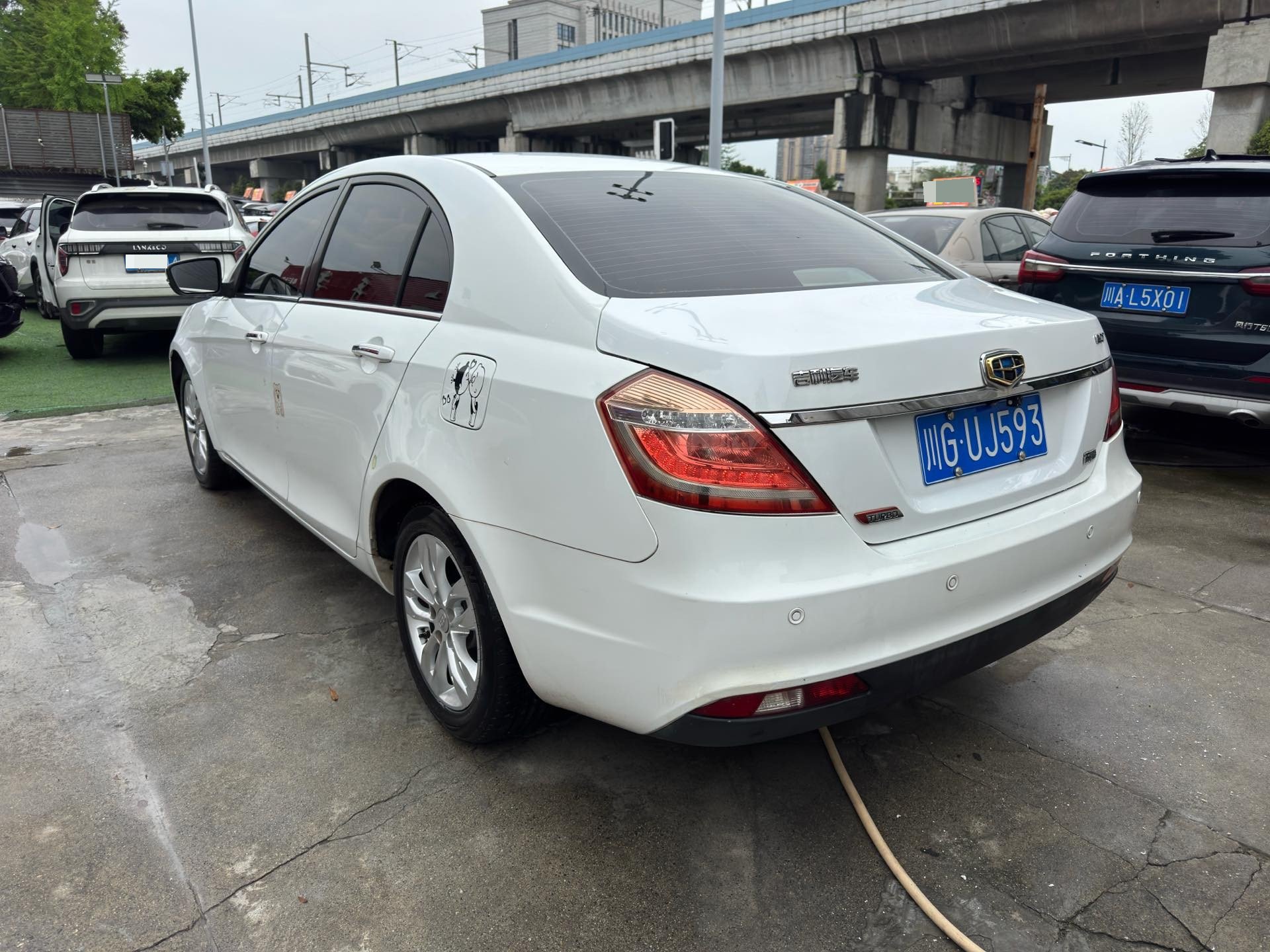 GEELY Emgrand 2015 صورة سيارة #9