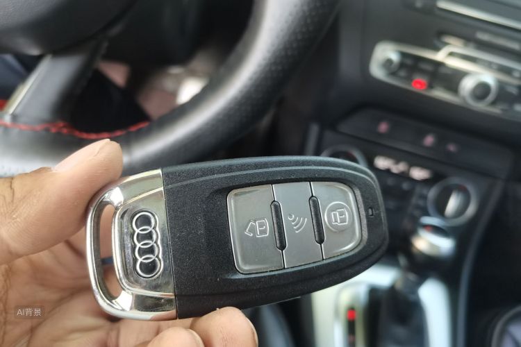 Audi Q3 2017 car image #10