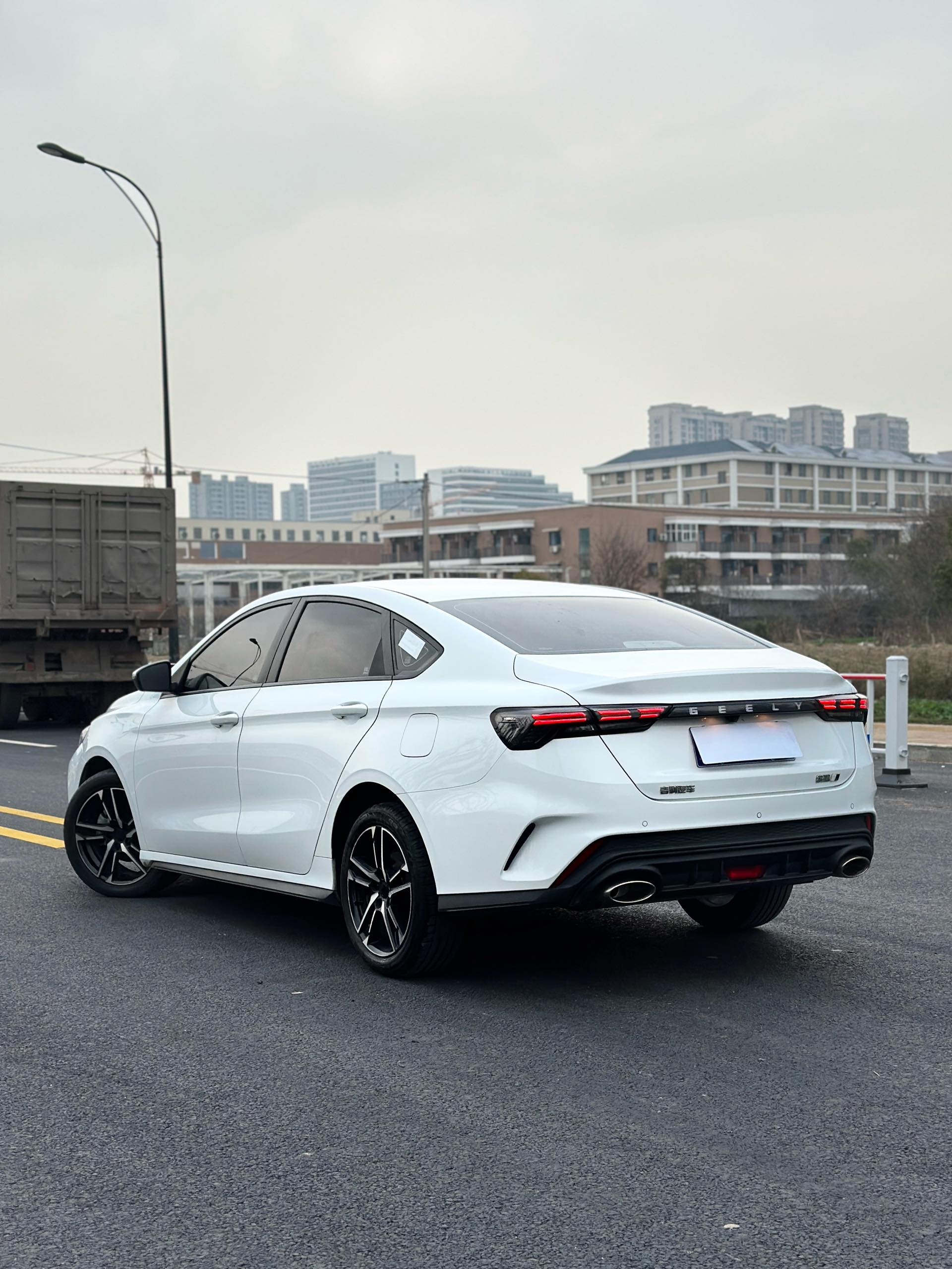 GEELY Binray 2023 image de voiture #7