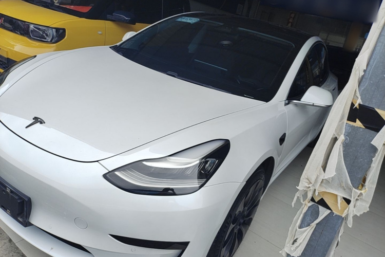 Tesla Model 3 2020 car image #2