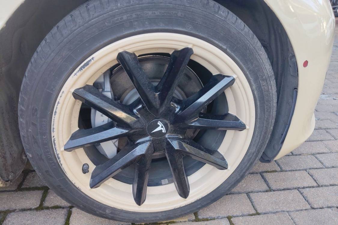 Tesla Model 3 2020 car image #9
